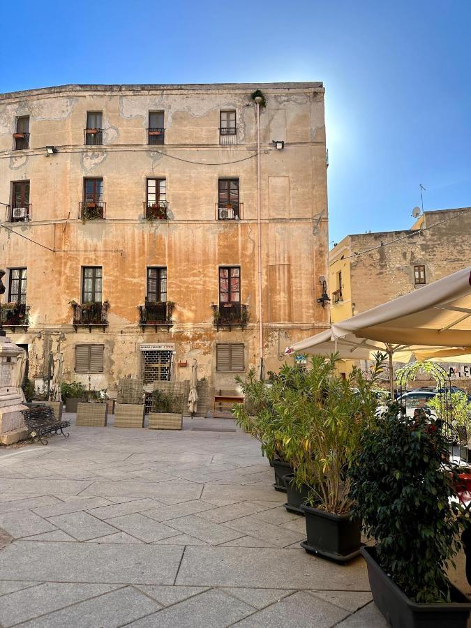 Piazza Carlo Alberto Hotel กาญารี ภายนอก รูปภาพ